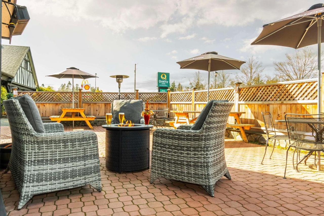 Quality Inn Waddling Dog Saanichton Exterior foto